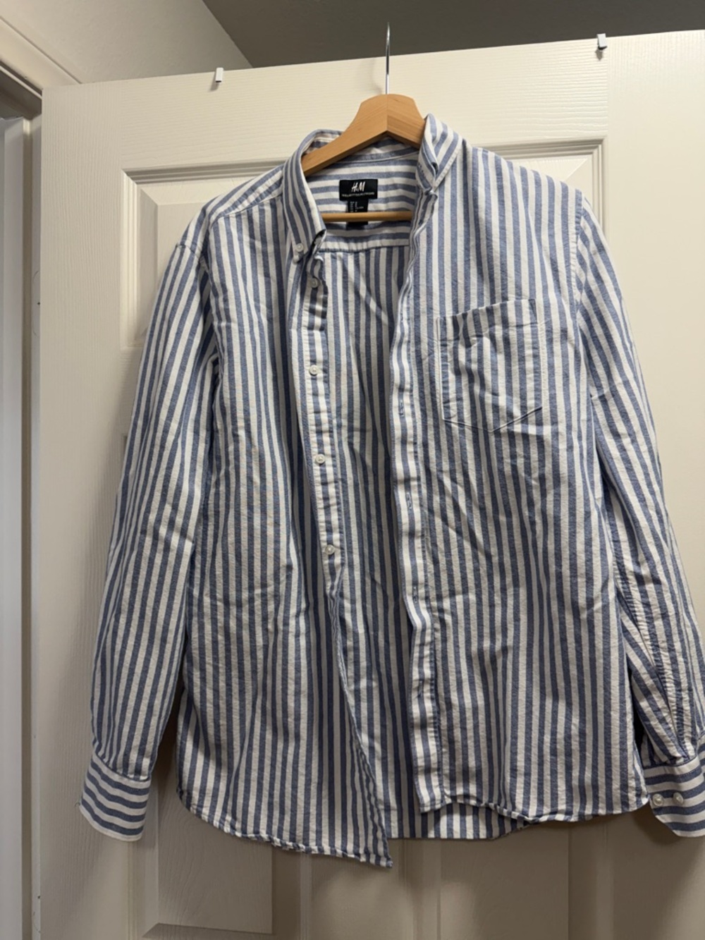 H&M Men’s Blue and White Vertical Stripe Button-Down Shirt